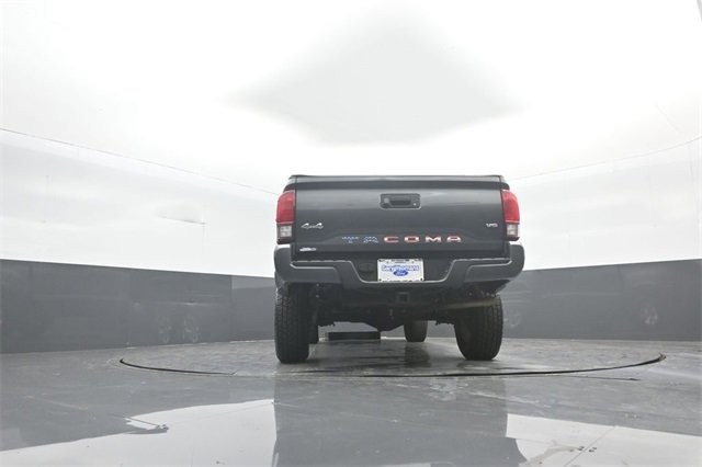 Used 2018 Toyota Tacoma SR image 37