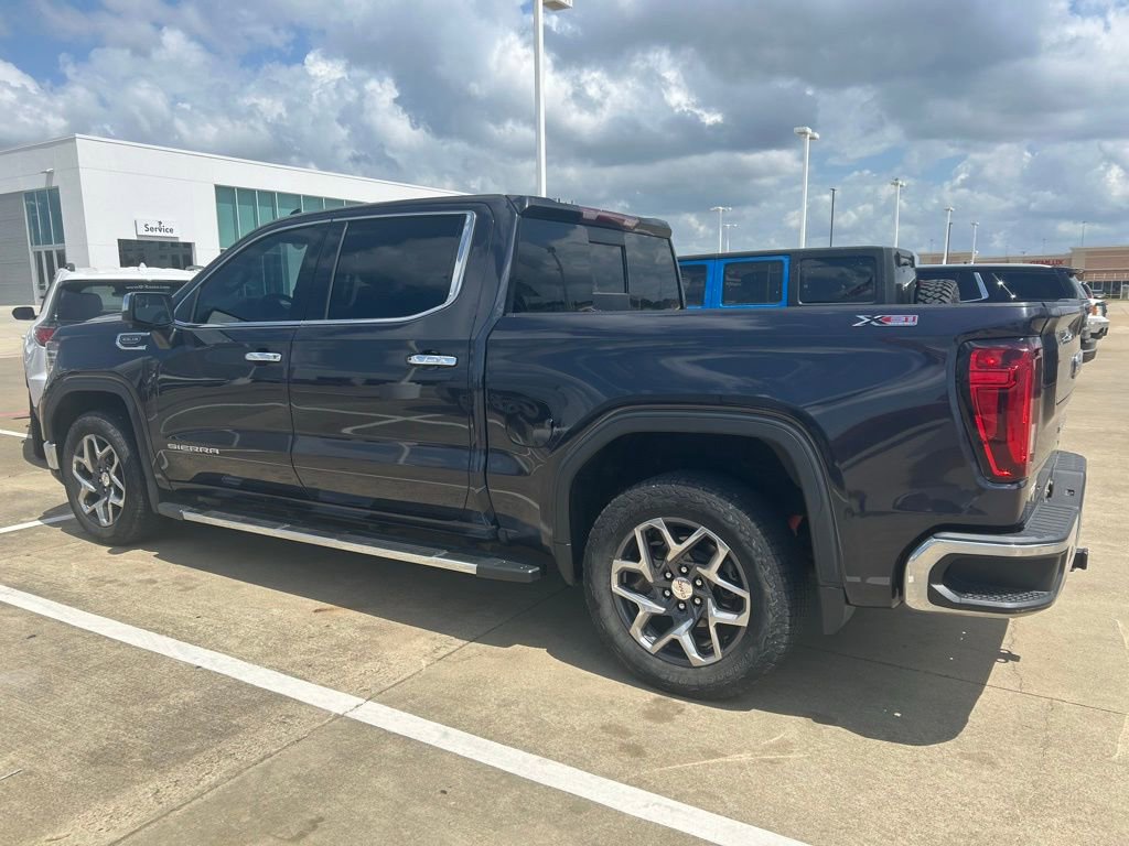 Used 2023 GMC Sierra 1500 SLT w/ SLT Premium Package AWD/4WD image 8