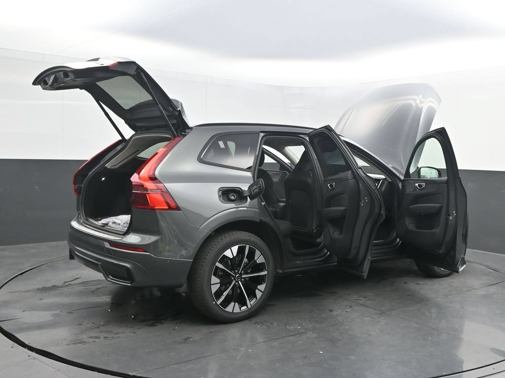 New 2026 Volvo XC60 B5 Plus w/ Climate Package AWD/4WD image 38