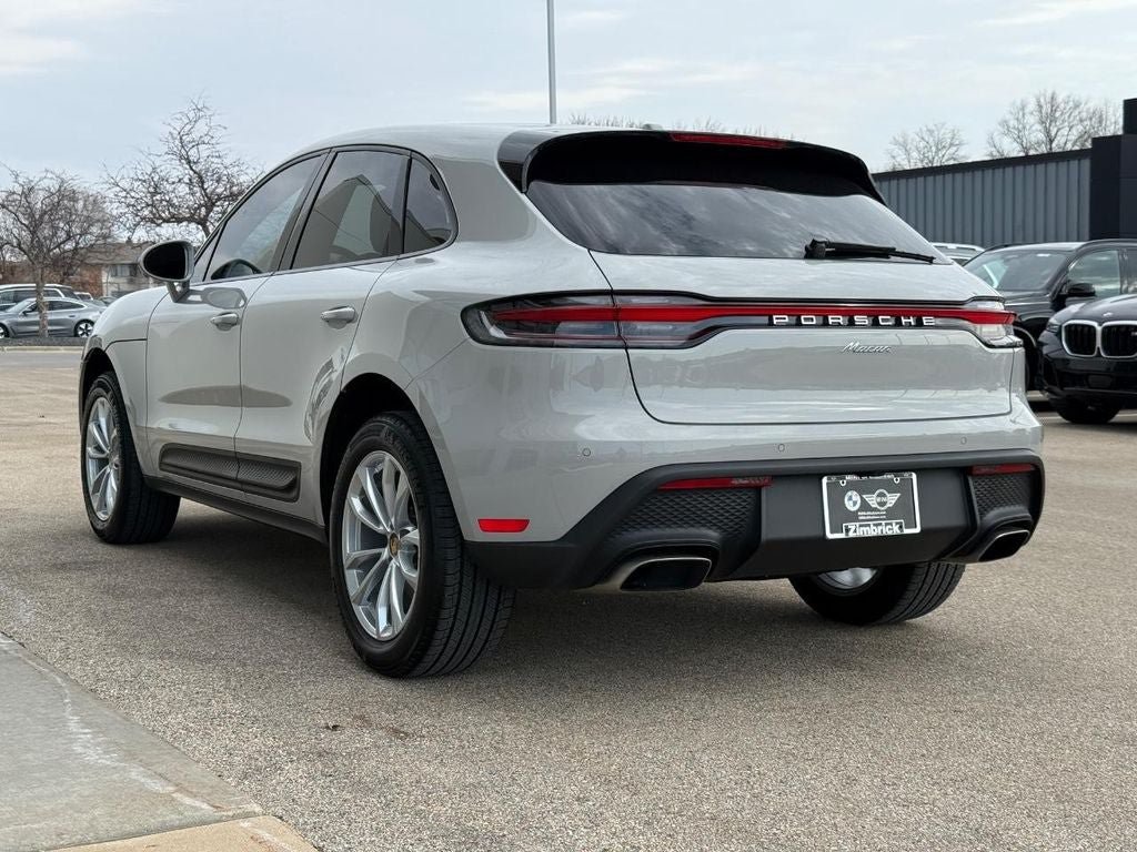 Used 2025 Porsche Macan AWD/4WD image 9