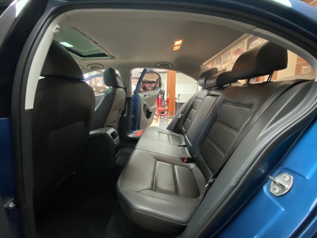 Used 2017 Volkswagen Jetta SEL image 17