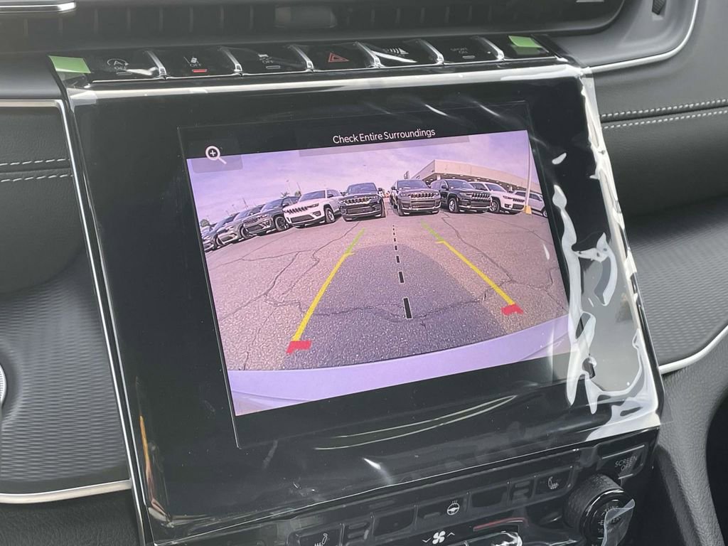 New 2025 Jeep Grand Cherokee L Laredo w/ Luxury Tech Group I image 36