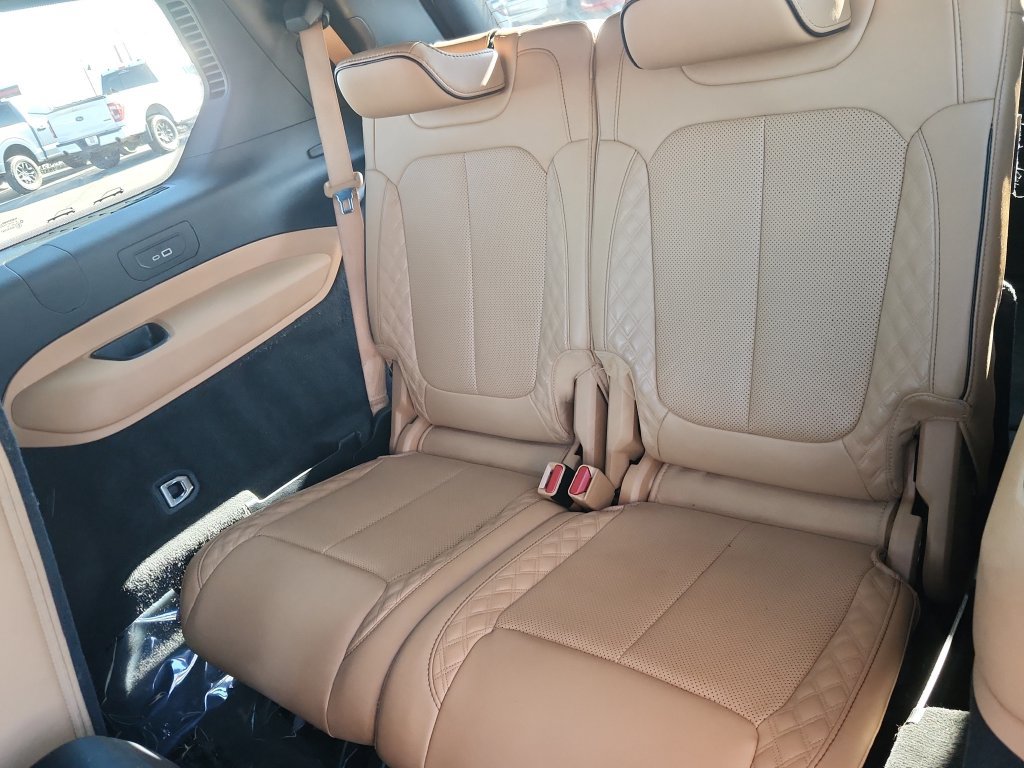 Used 2023 Jeep Grand Cherokee L Summit w/ Advanced Protech Group IV AWD/4WD image 12
