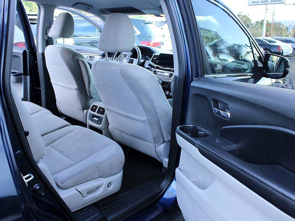 Used 2021 Honda Pilot EX image 23