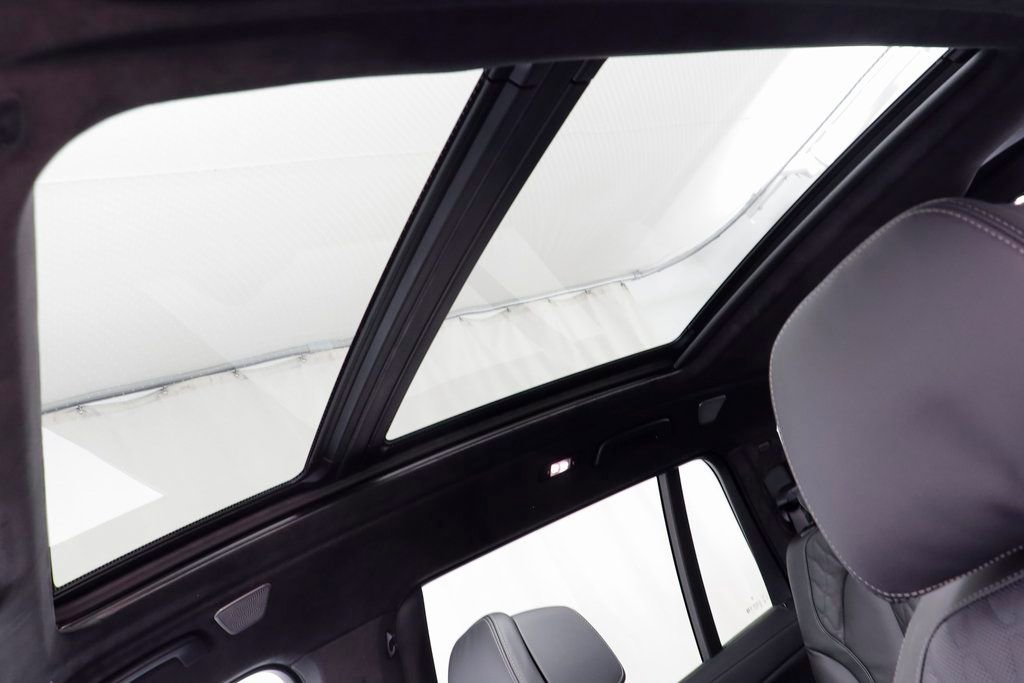 New 2026 BMW X7 M60i image 14