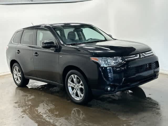 Used 2014 Mitsubishi Outlander GT AWD/4WD image 33
