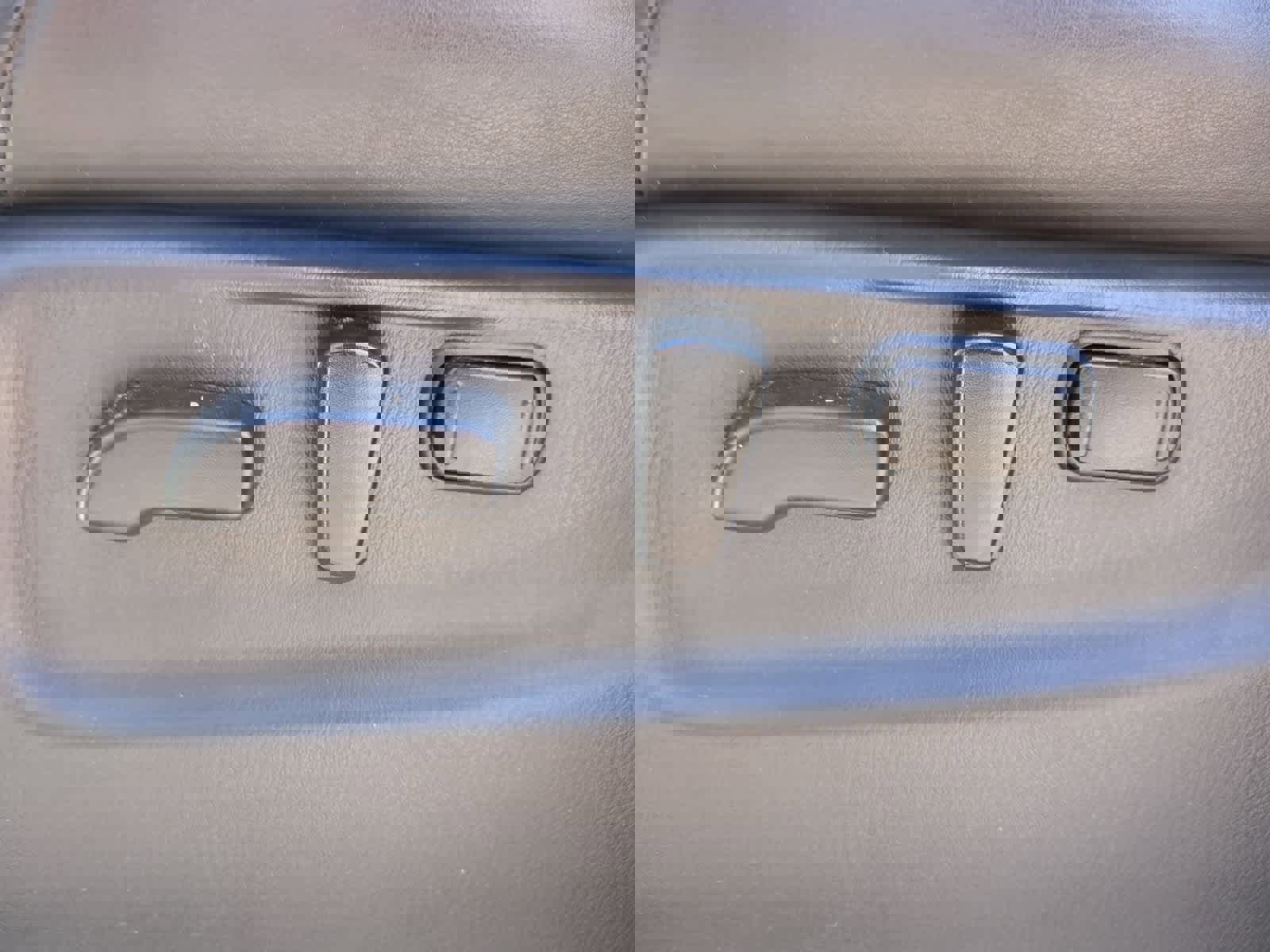 Used 2017 Nissan Armada Platinum image 17