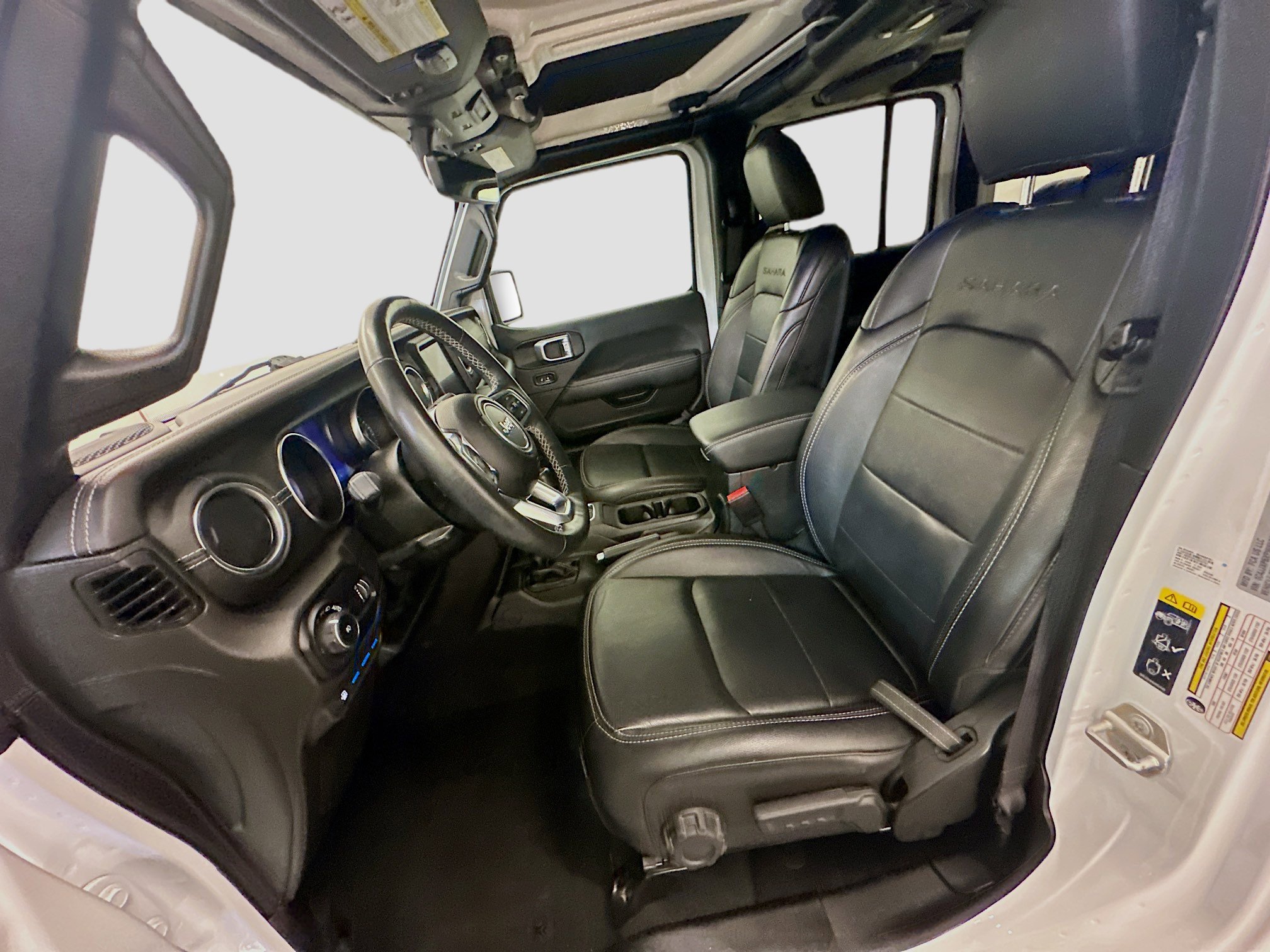 Used 2023 Jeep Wrangler Unlimited Sahara w/ Cold Weather Group AWD/4WD image 13