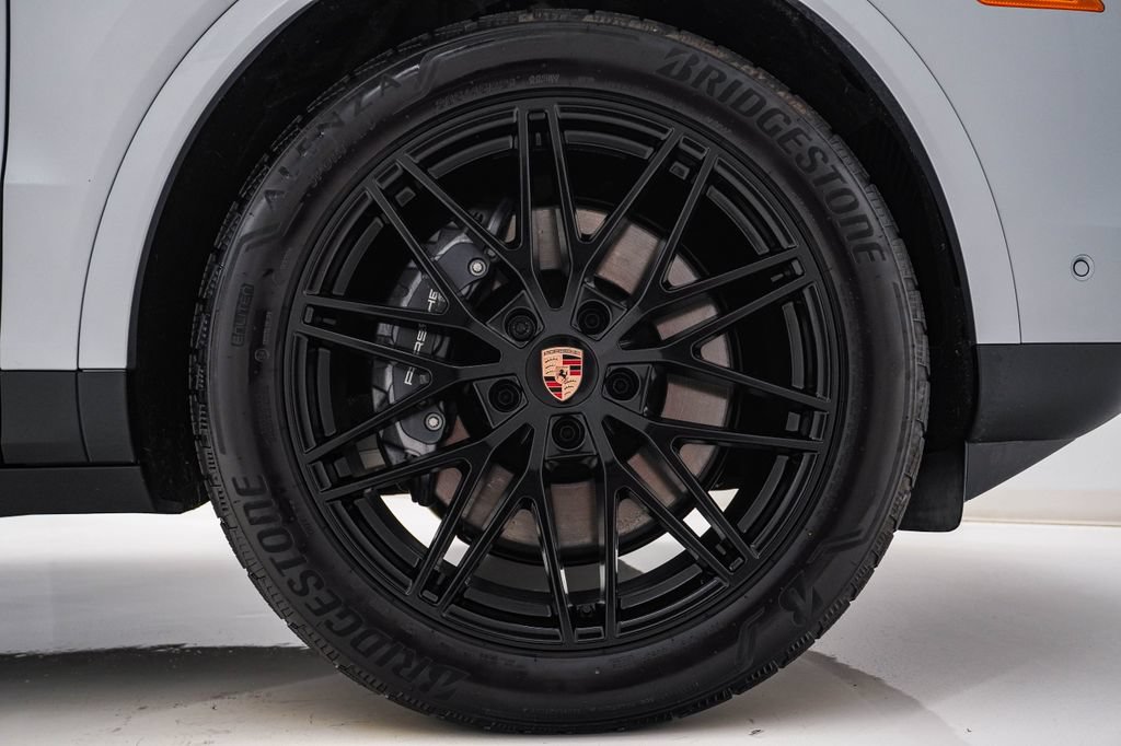 Certified 2026 Porsche Cayenne AWD/4WD image 13