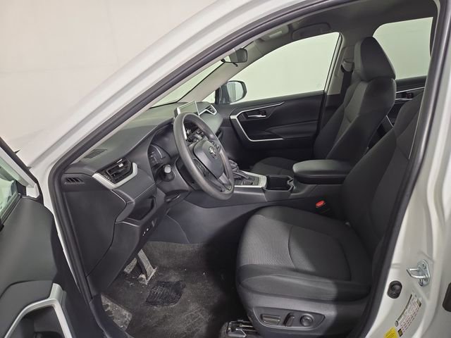Used 2025 Toyota RAV4 XLE image 12