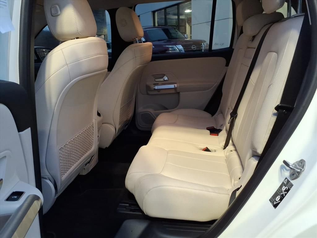 Used 2020 Mercedes-Benz GLB 250 4MATIC image 12