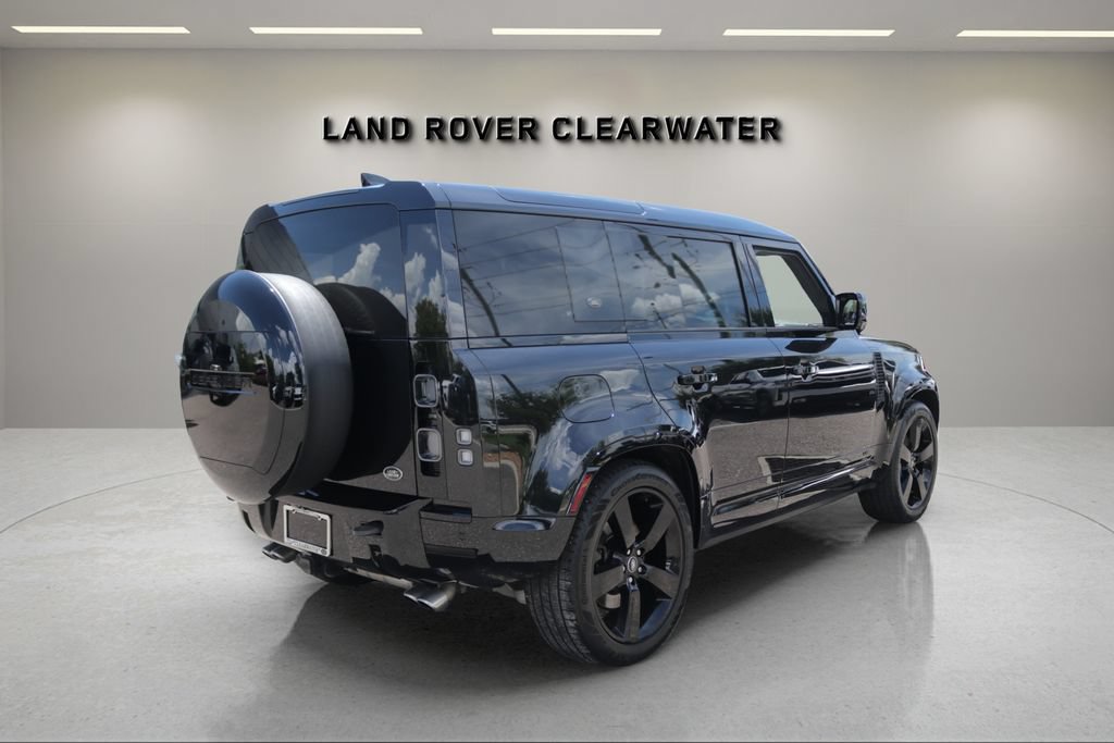 Used 2022 Land Rover Defender 110 V8 AWD/4WD image 5