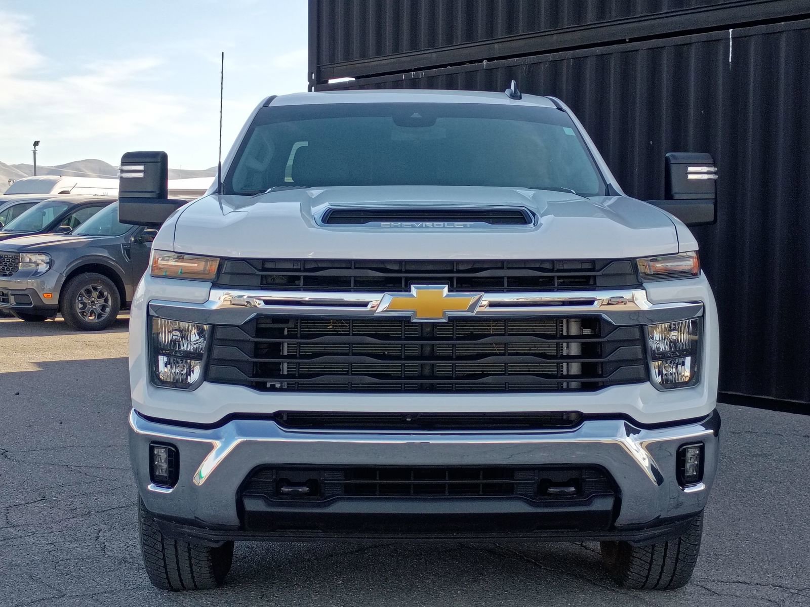 Used 2024 Chevrolet Silverado 3500 LT w/ Convenience Package image 2