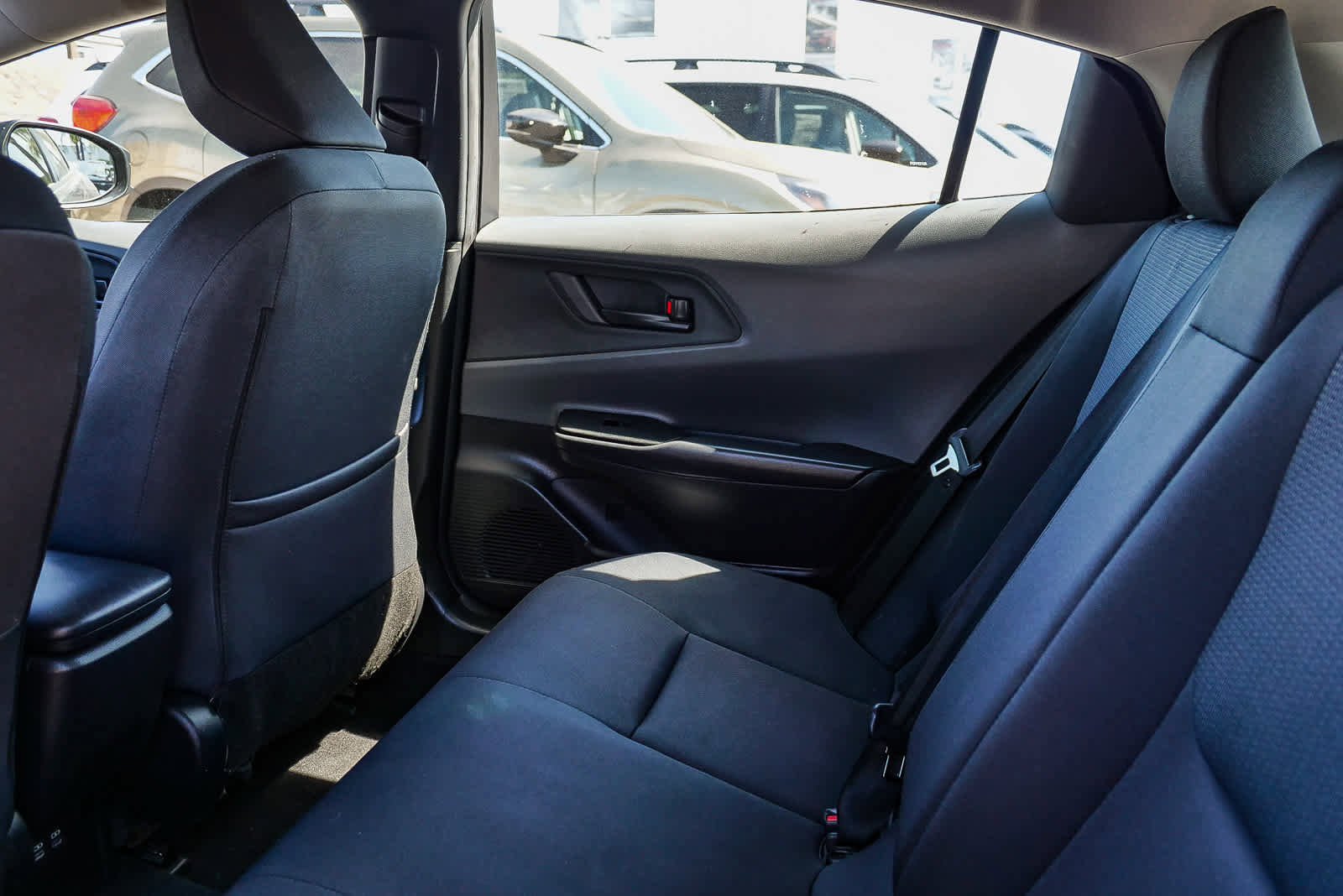 Used 2024 Toyota Prius LE FWD image 18