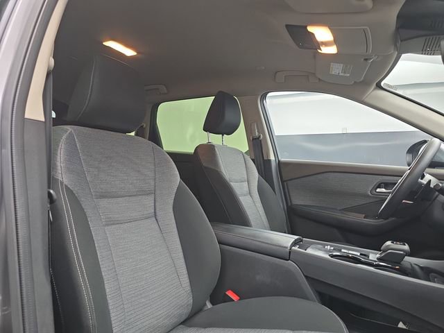 Used 2023 Nissan Rogue SV image 45