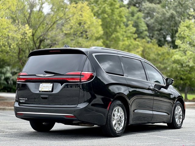 Used 2021 Chrysler Pacifica Touring-L image 7