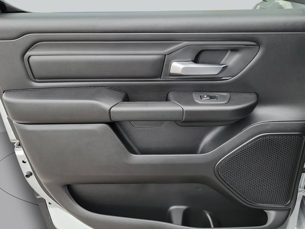 New 2026 RAM 1500 Express AWD/4WD image 19