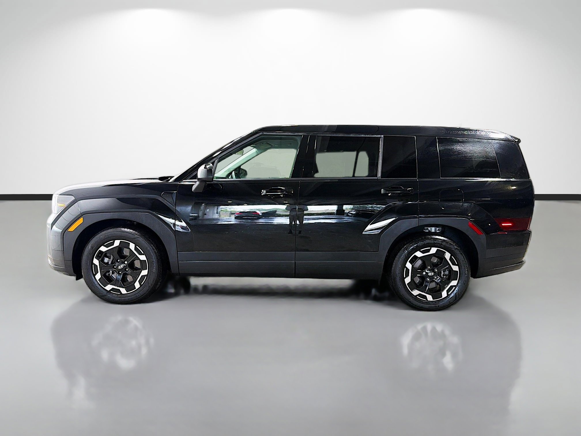 Used 2025 Hyundai Santa Fe SE AWD/4WD image 6