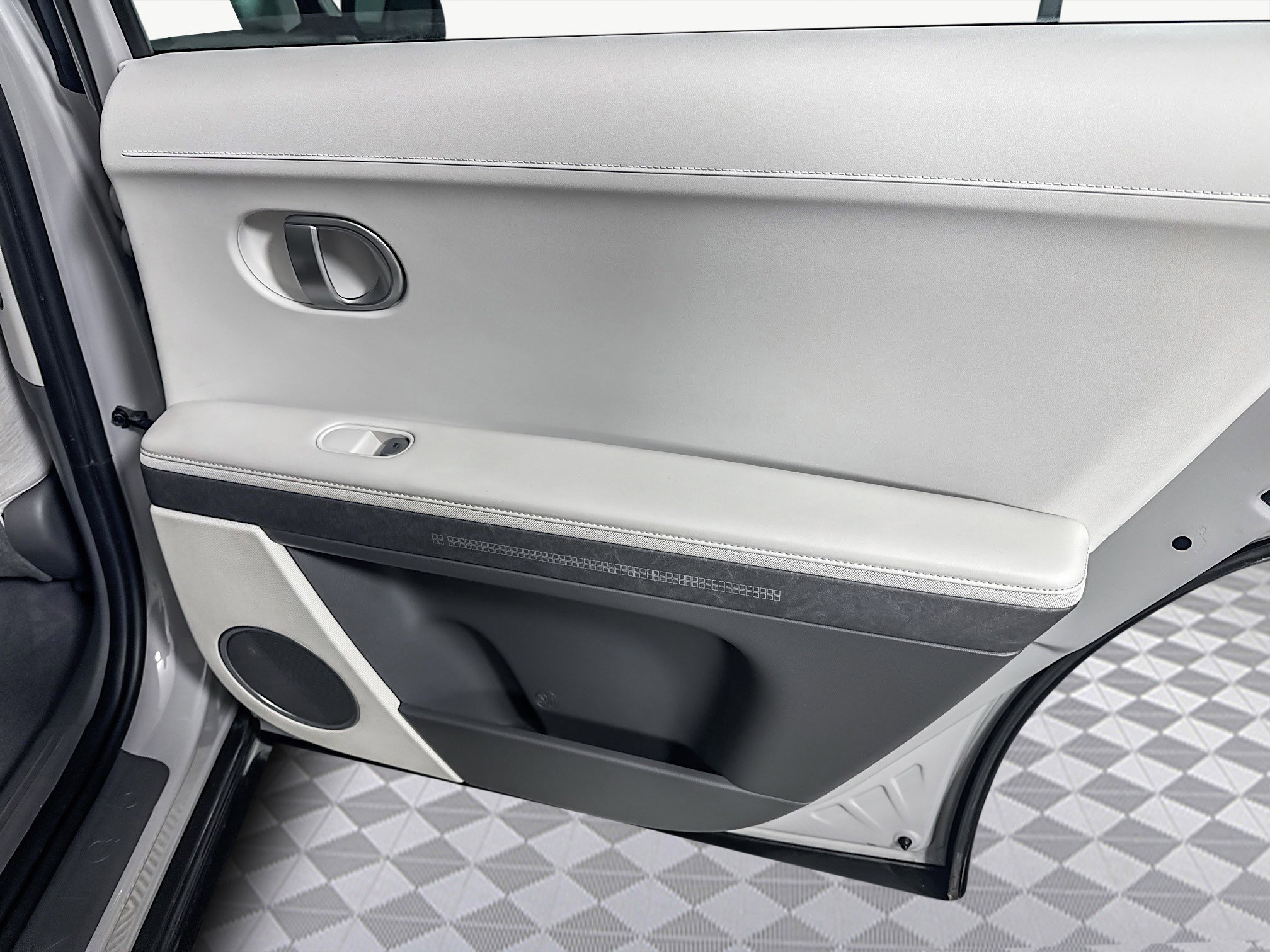 Used 2023 Hyundai Ioniq 5 SEL image 28