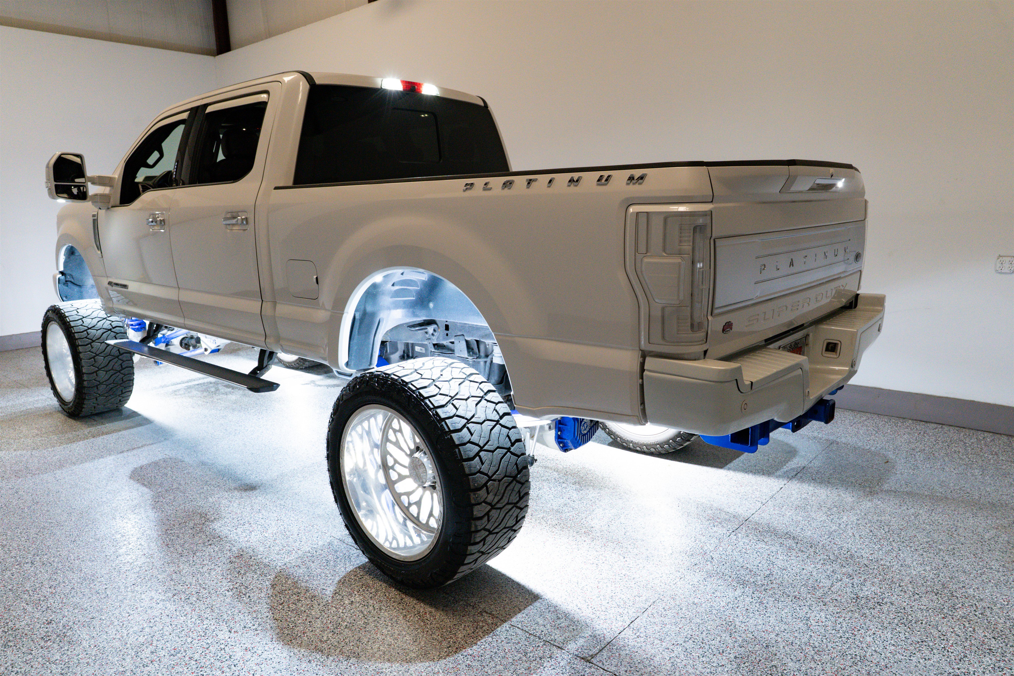 Used 2017 Ford F350 Platinum w/ Platinum Ultimate Package image 10