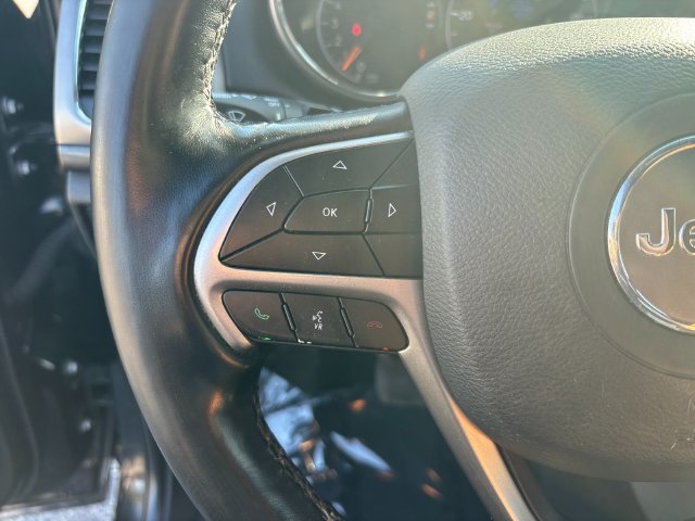 Used 2020 Jeep Grand Cherokee Altitude AWD/4WD image 25