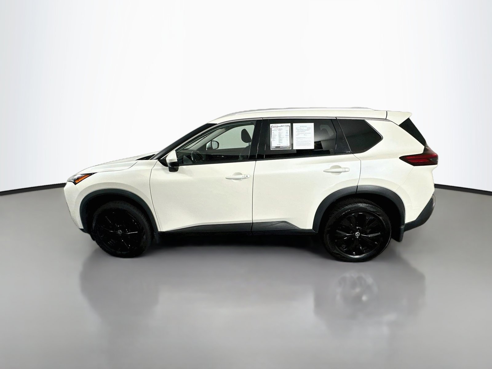 Used 2021 Nissan Rogue SV w/ Premium Package AWD/4WD image 4