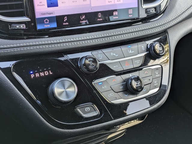 Used 2021 Chrysler Pacifica Touring w/ S Appearance Package image 13