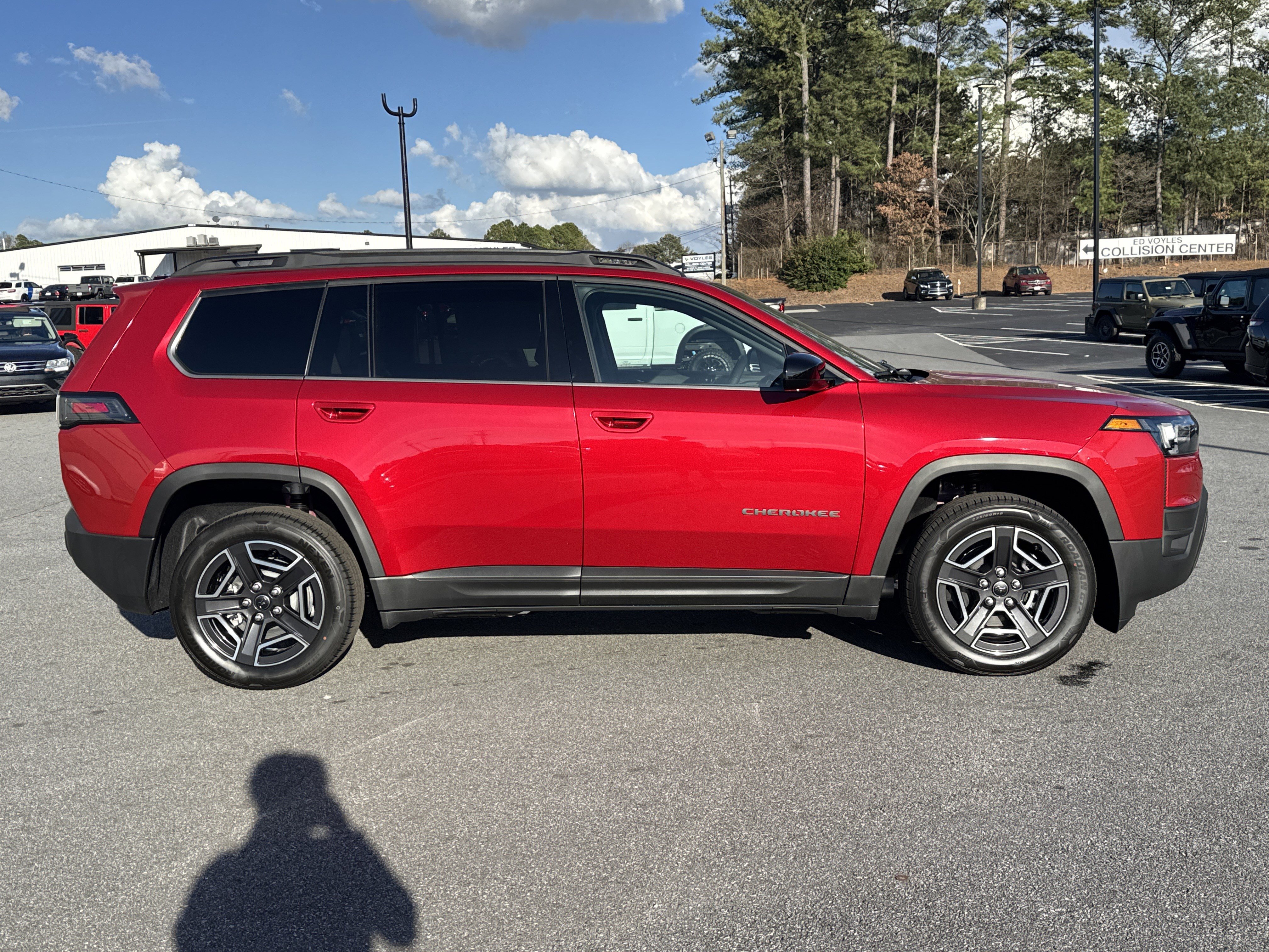 New 2026 Jeep Cherokee Laredo AWD/4WD image 2