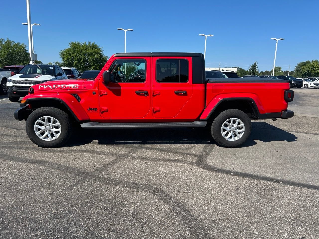 Used 2023 Jeep Gladiator Sport AWD/4WD image 6