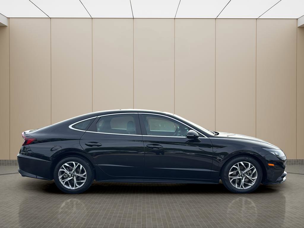 Certified 2022 Hyundai Sonata SEL w/ Cargo Package image 6