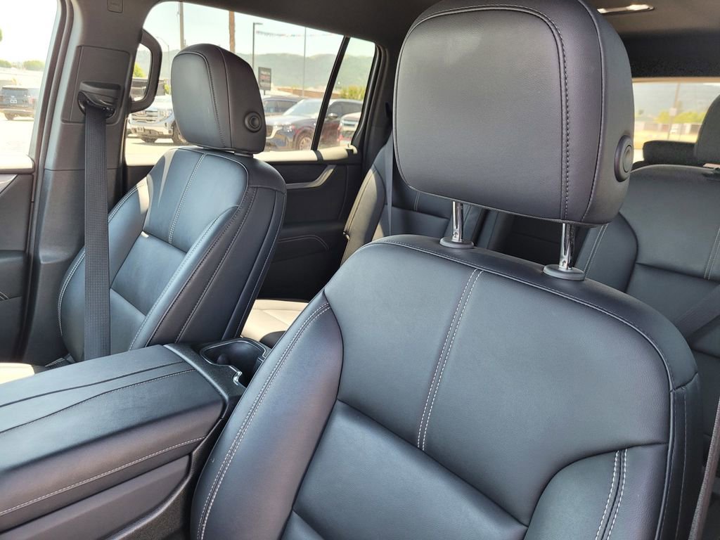 Used 2024 GMC Acadia Elevation AWD/4WD image 17