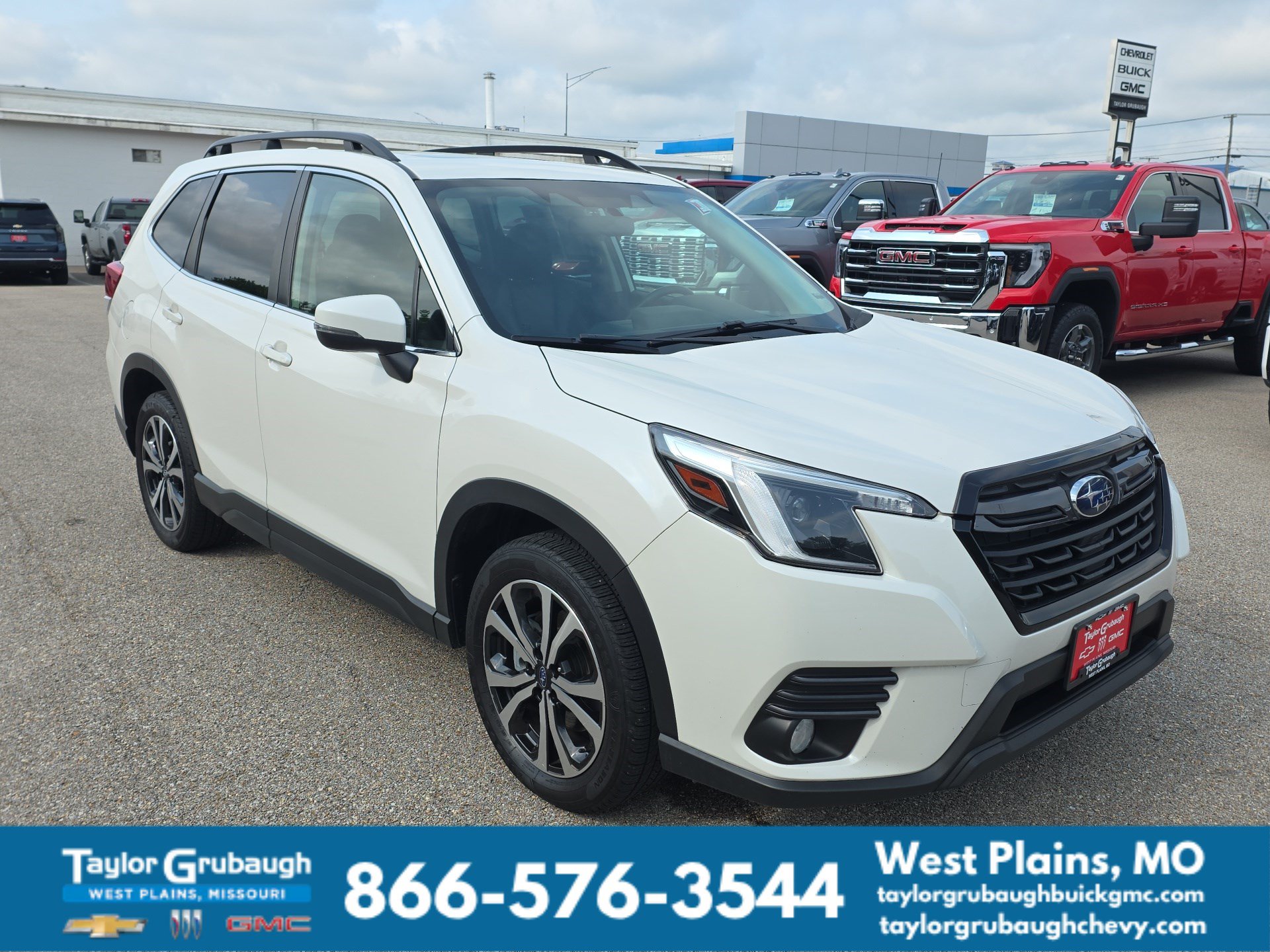 Used 2023 Subaru Forester Limited AWD/4WD image 2
