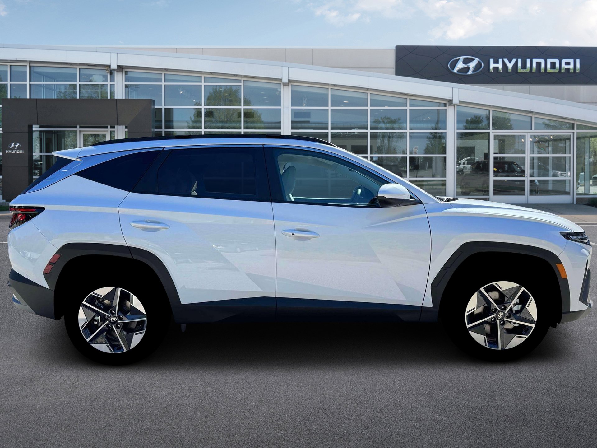 New 2026 Hyundai Tucson SEL w/ Tow & Go Package AWD/4WD image 9