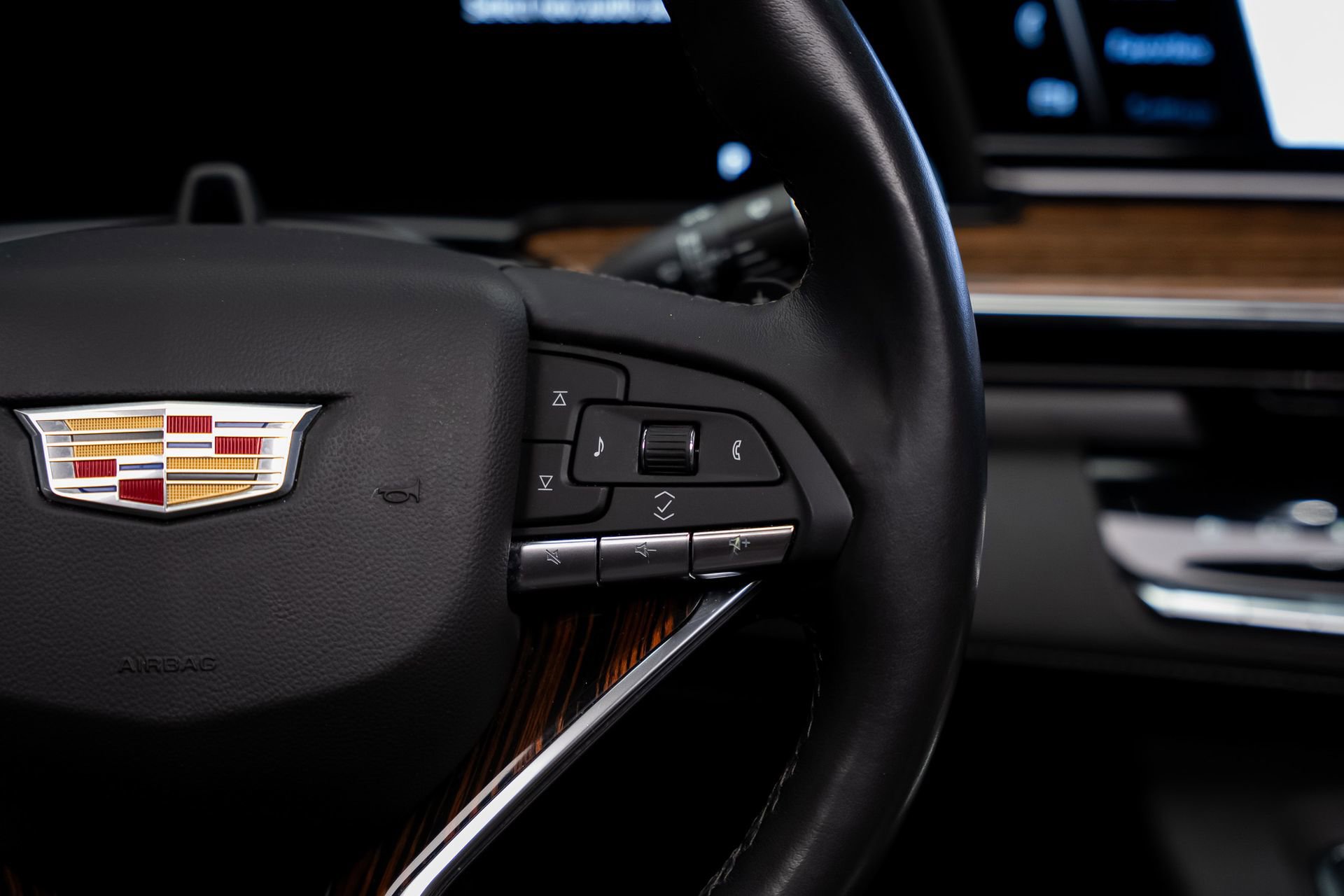 Used 2023 Cadillac Escalade ESV Premium Luxury w/ LPO, Floor Liner Package AWD/4WD image 45