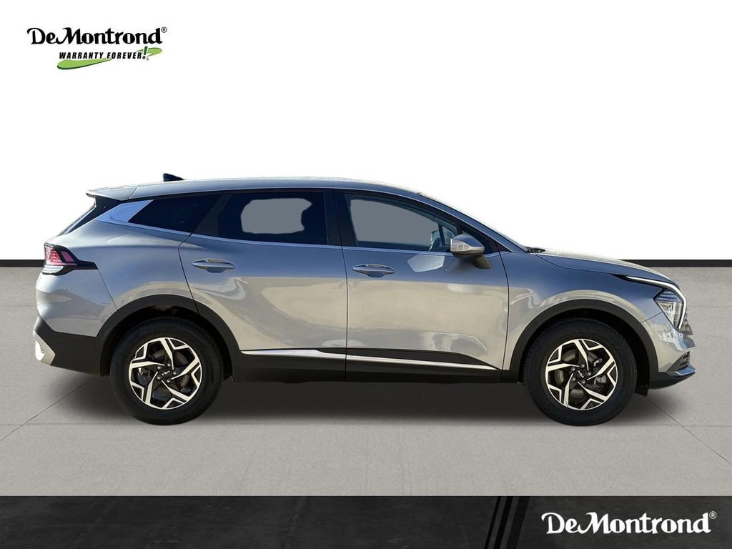 Used 2024 Kia Sportage LX image 4