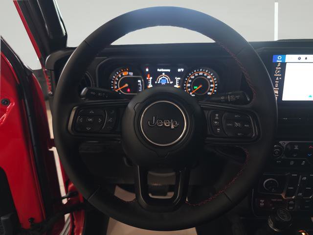 Used 2024 Jeep Wrangler Unlimited Rubicon w/ Technology Group image 14