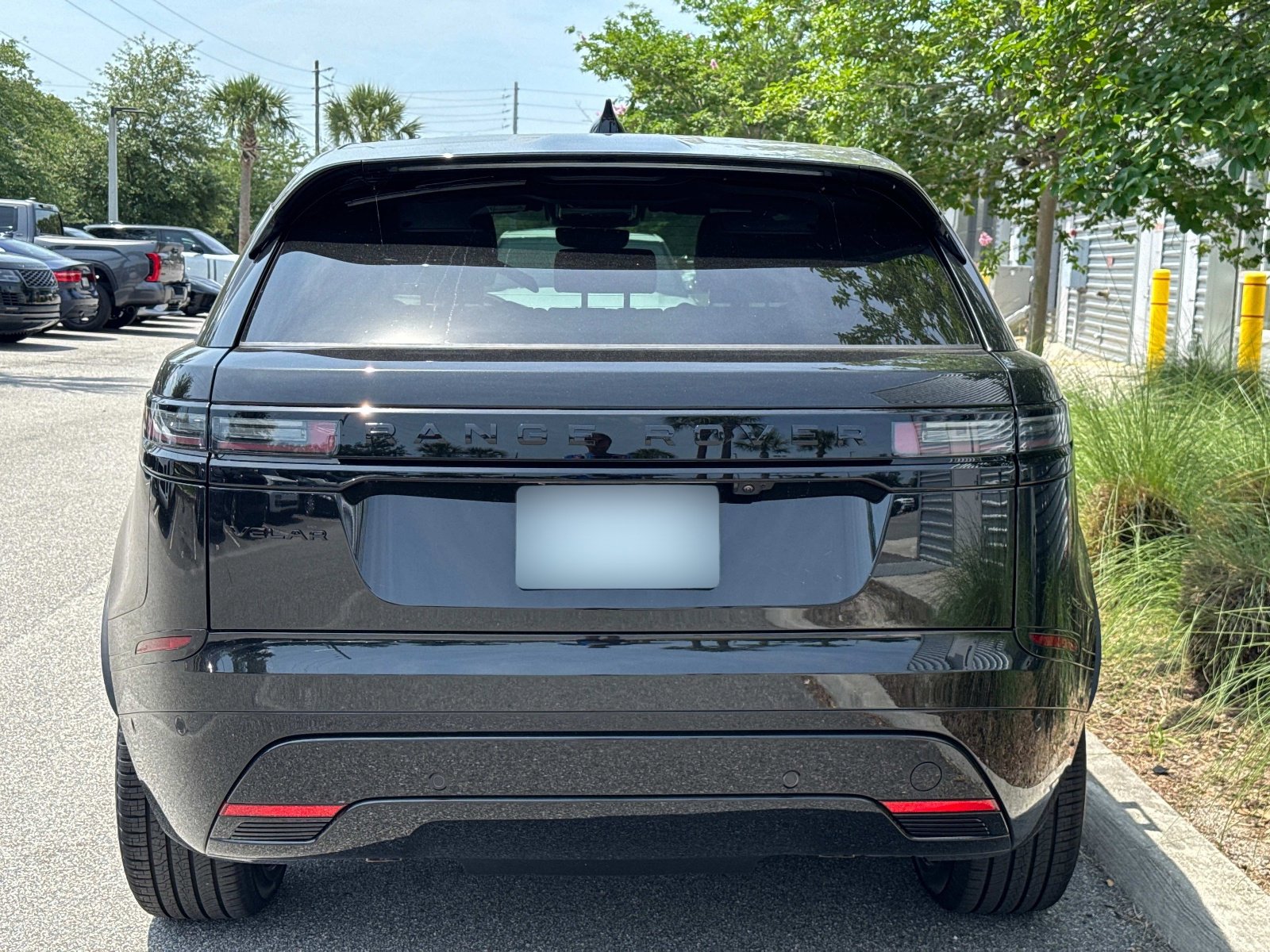 New 2026 Land Rover Range Rover Velar Dynamic SE image 3