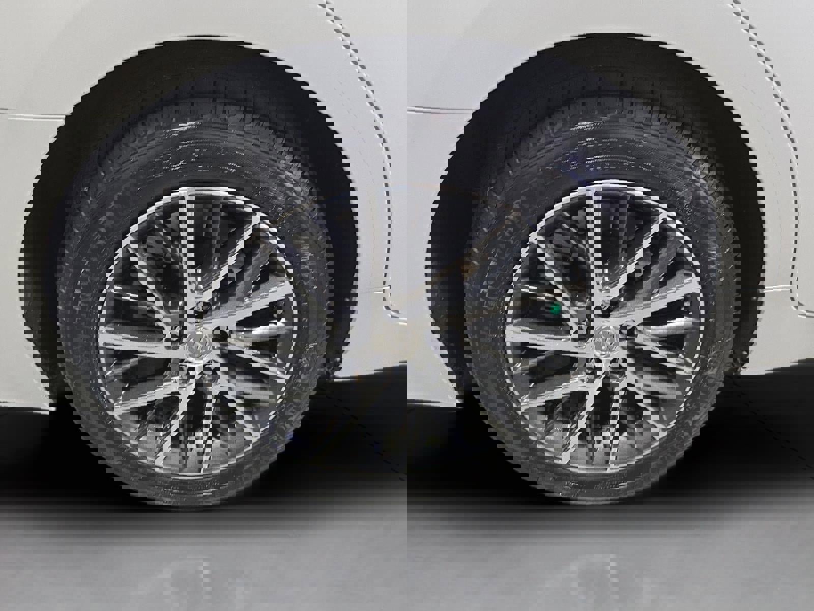 Used 2016 Lexus ES 350 w/ Luxury Package w/Wood Trim image 28