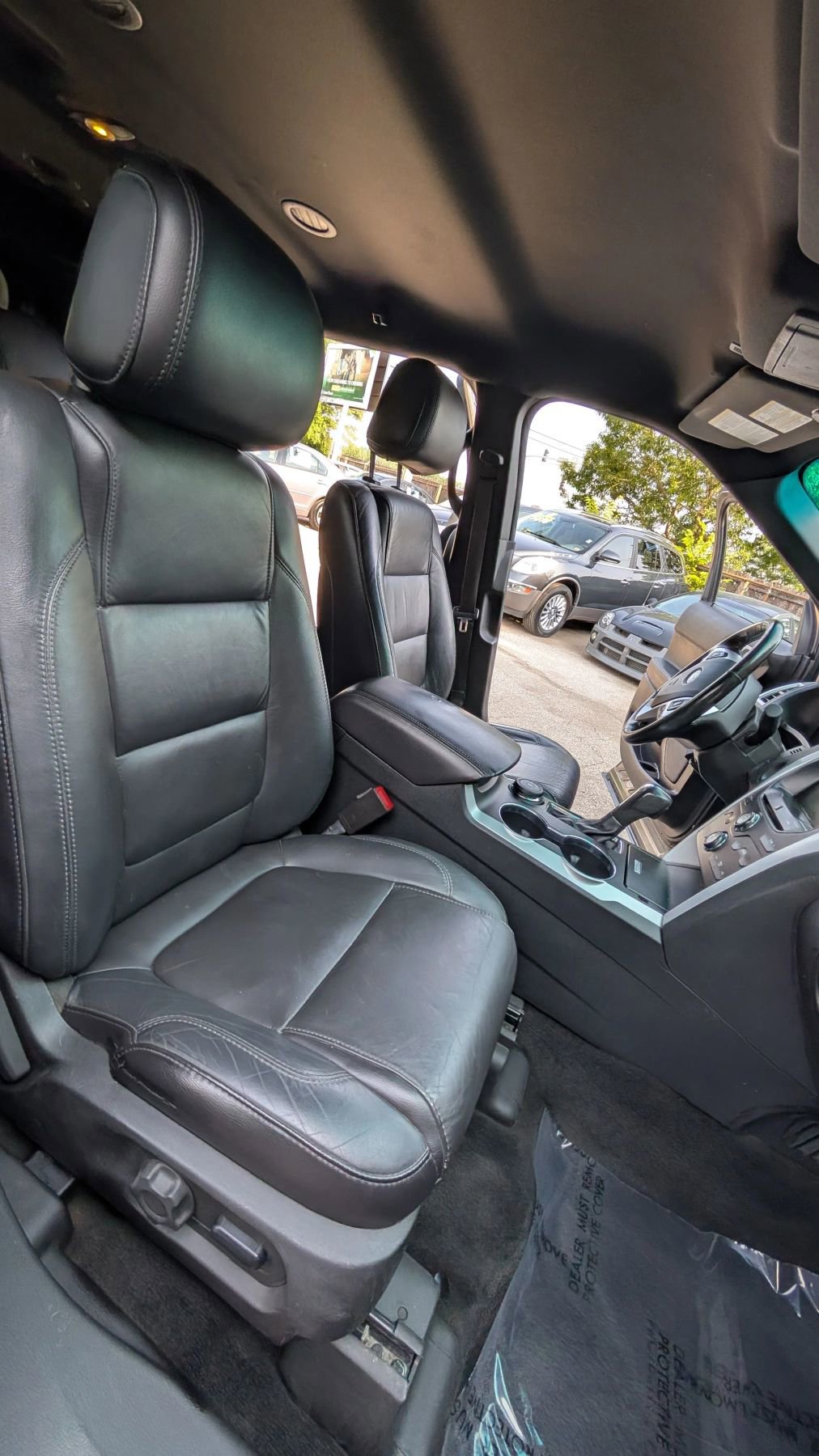 Used 2015 Ford Explorer XLT w/ Equipment Group 202A image 17