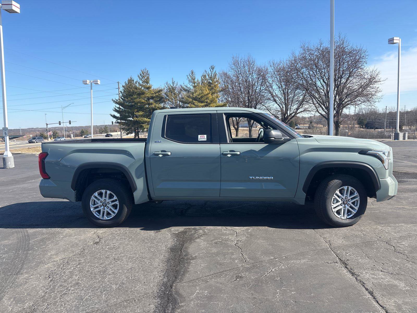 Used 2026 Toyota Tundra SR5 w/ SR5 Premium Package AWD/4WD image 9