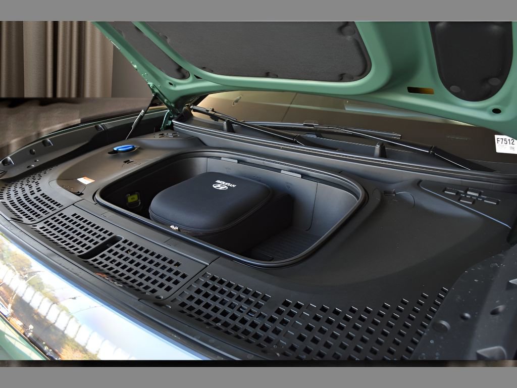 New 2026 Hyundai Ioniq 9 Limited image 8