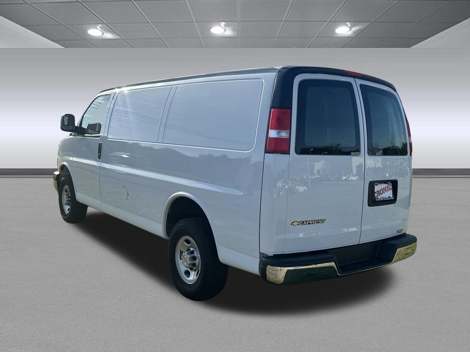 Used 2024 Chevrolet Express 2500 w/ Driver Convenience Package image 5