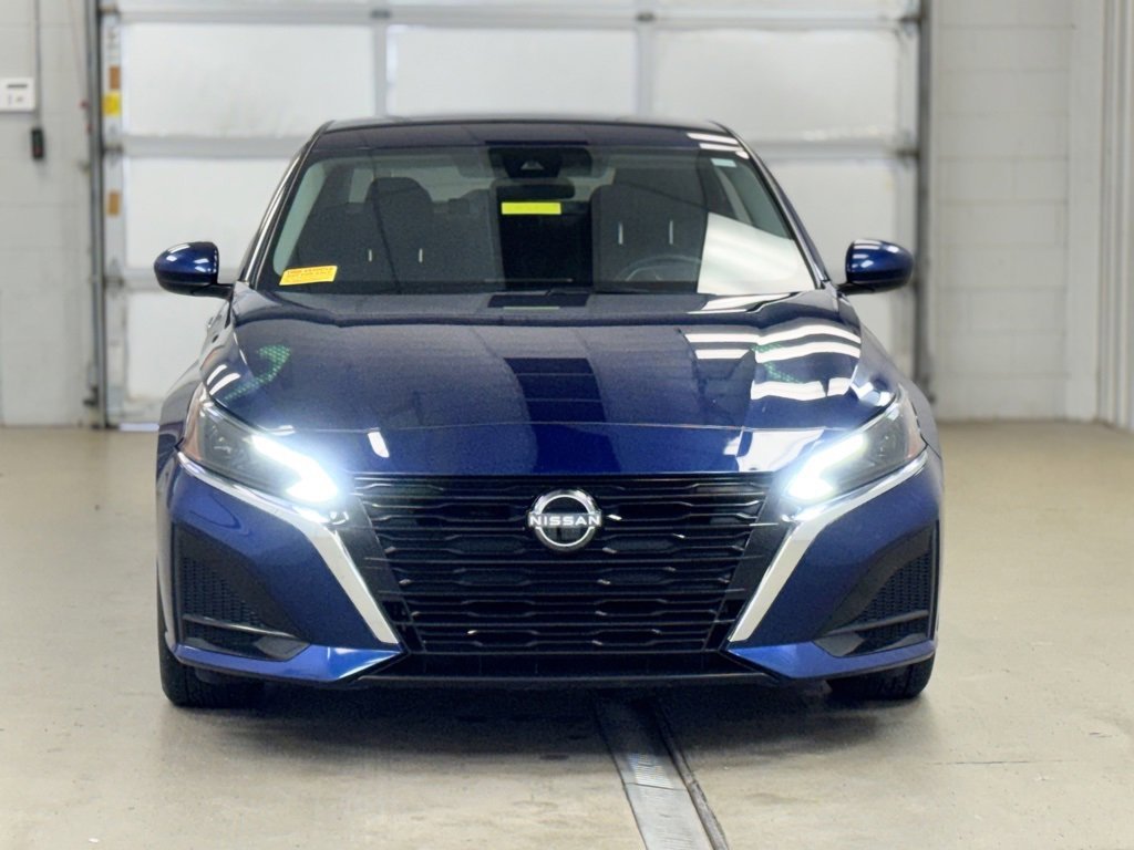 Used 2023 Nissan Altima 2.5 S image 2