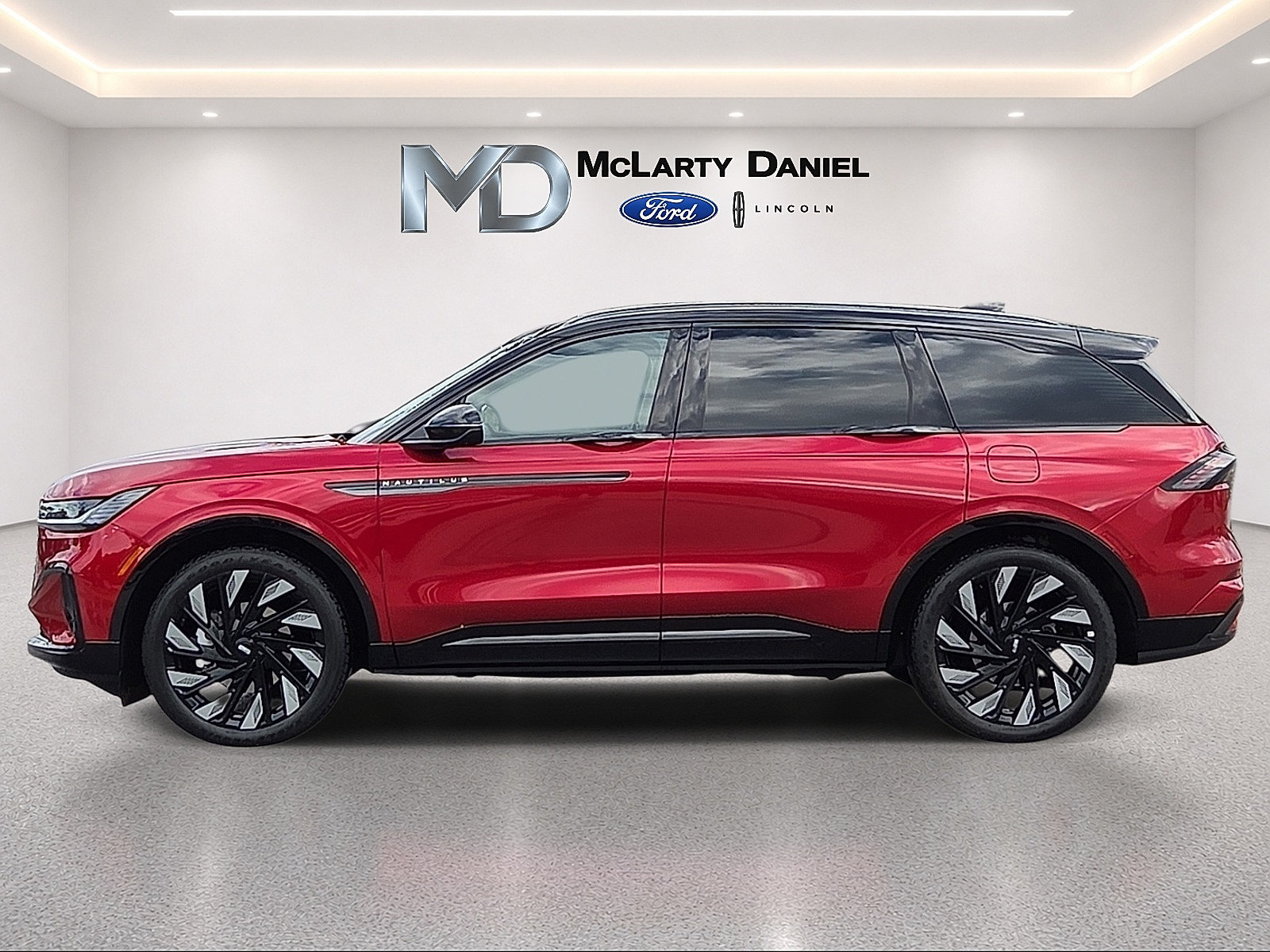 Used 2026 Lincoln Nautilus Reserve AWD/4WD image 3