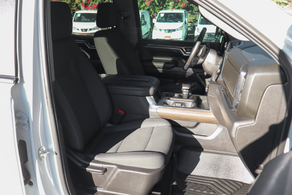 Used 2022 Chevrolet Silverado 1500 LT Trail Boss w/ LPO, Dark Essentials Package AWD/4WD image 44