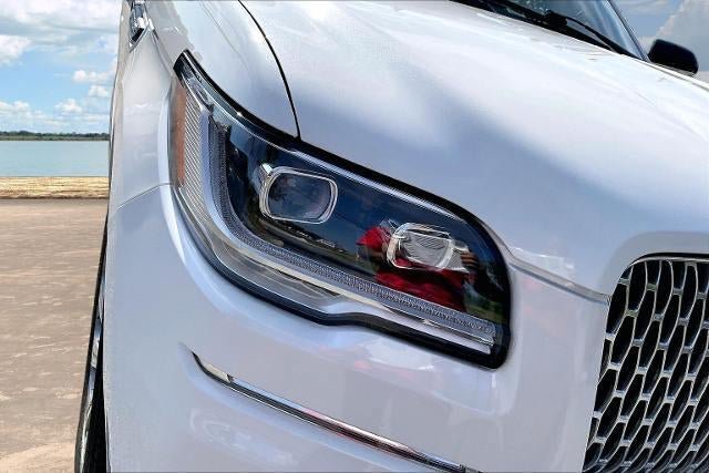 Used 2022 Lincoln Navigator Reserve AWD/4WD image 30