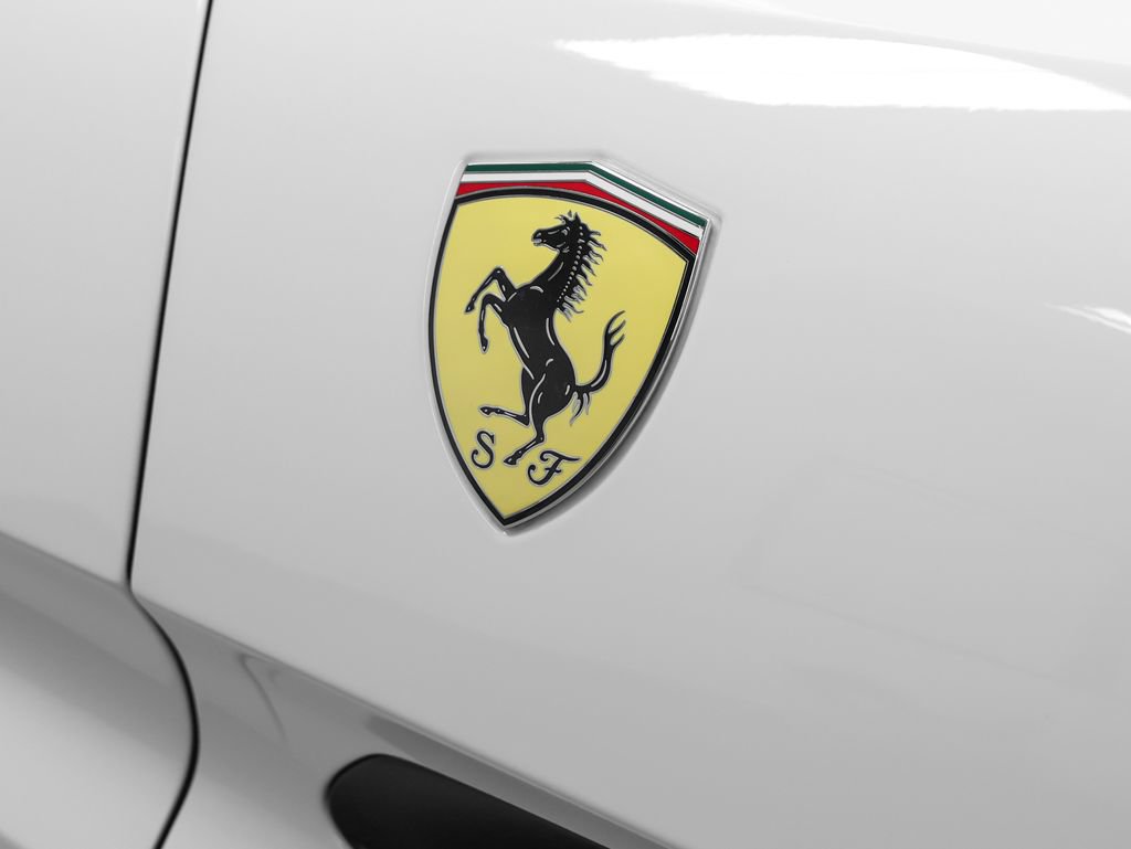 Certified 2019 Ferrari Portofino RWD image 9