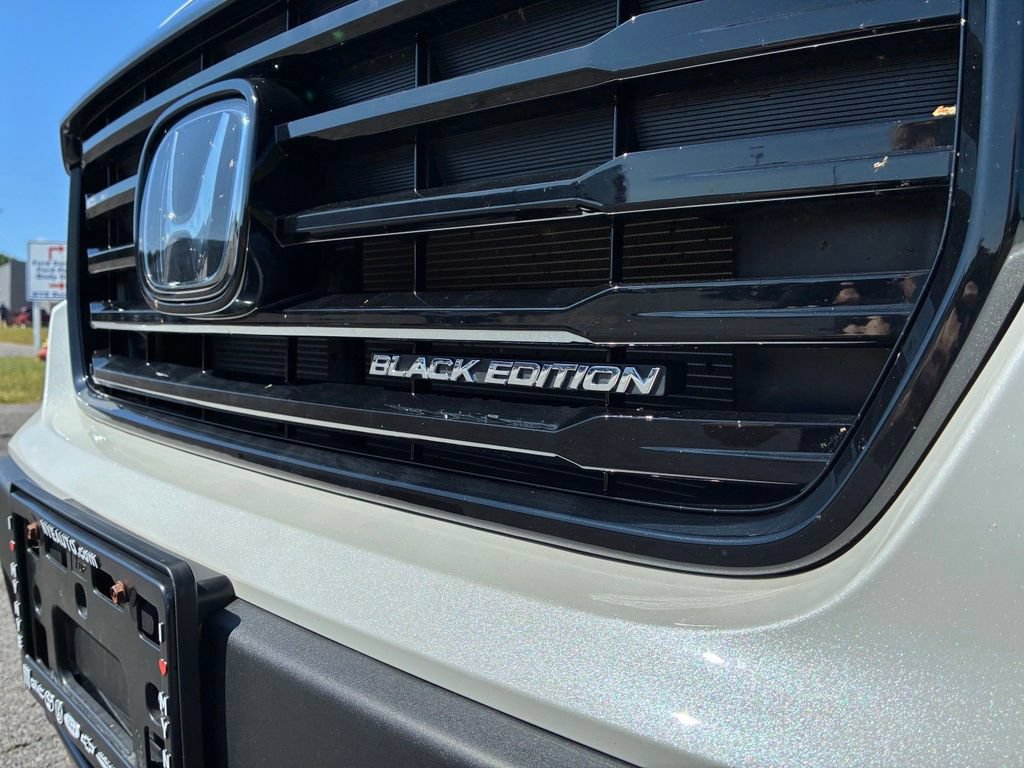 Used 2023 Honda Ridgeline Black Edition image 9