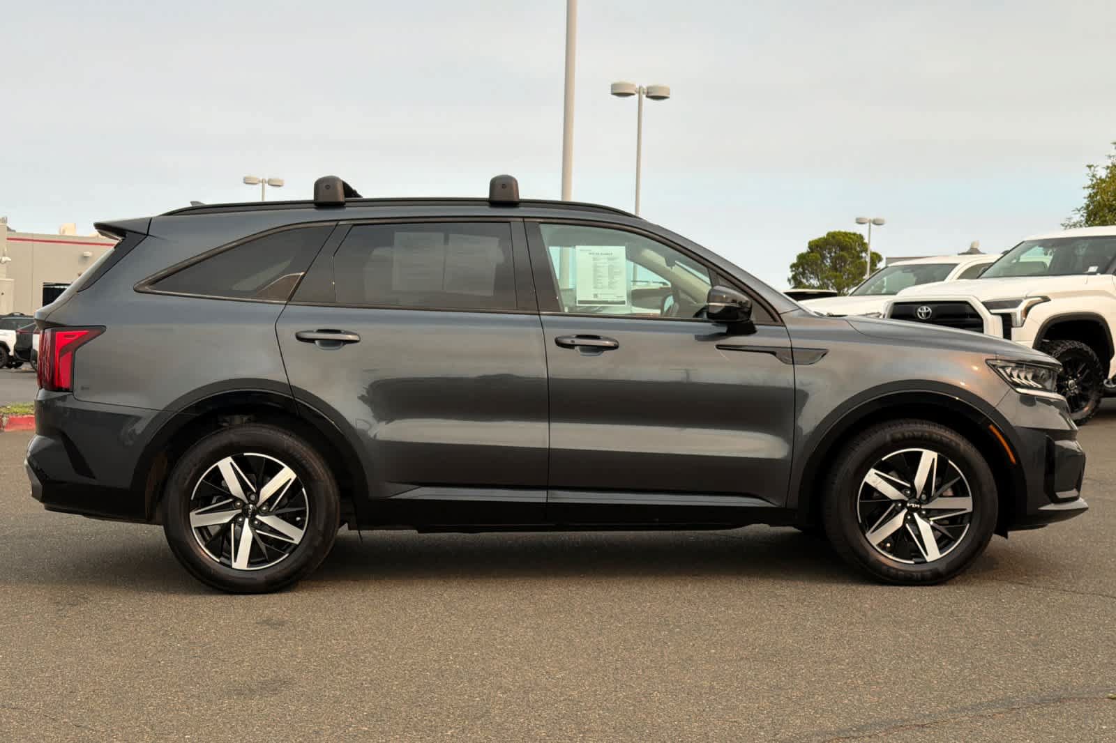 Used 2022 Kia Sorento S FWD image 6