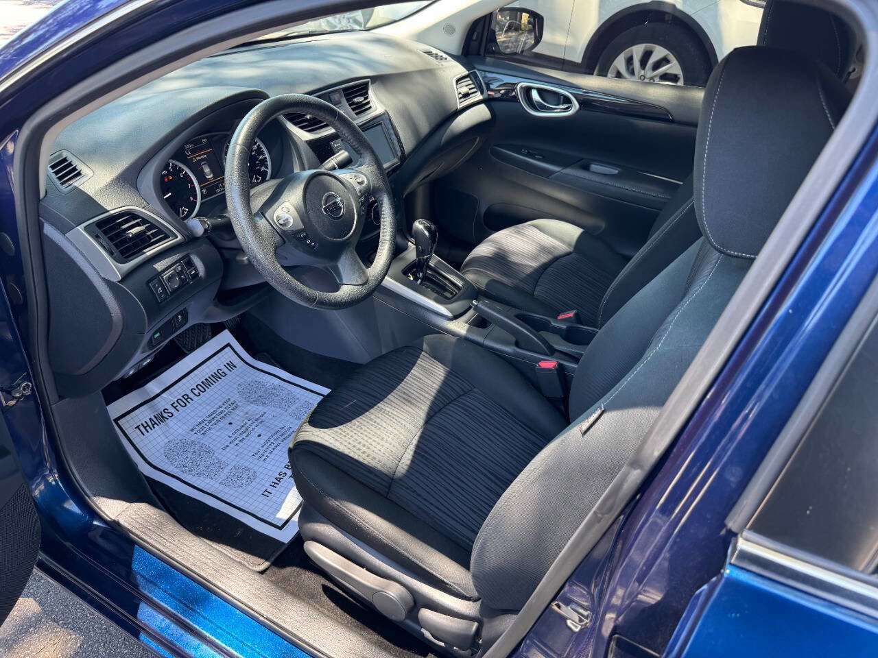 Used 2019 Nissan Sentra SV w/ Special Edition Package FWD image 9